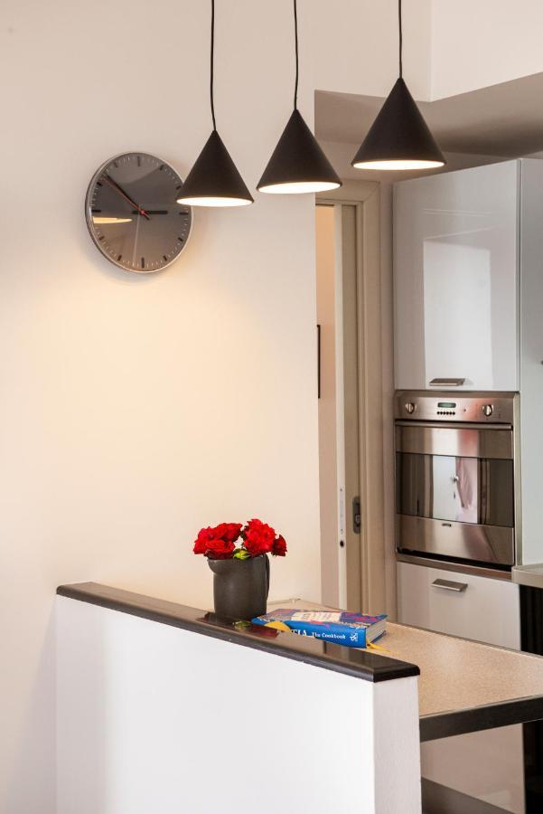 Airy Seafront 1920s Appartement Split